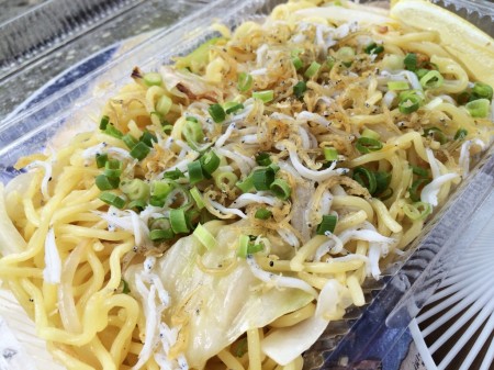 salt flavor fried noodle with whitebait of "Sad cafe"