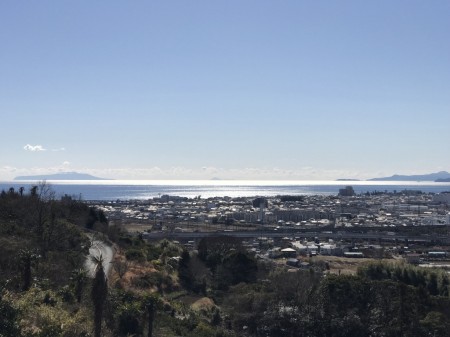 Sagami Bay from Soga plum groves